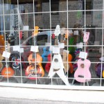 UKULELES nombreux modèles